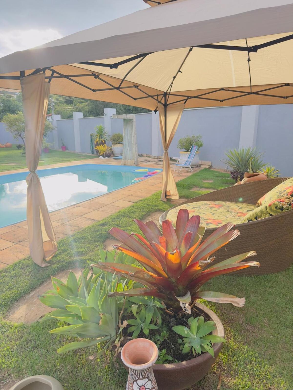 Mansao Primavera Com 03 Quartos E Piscina Aquecida